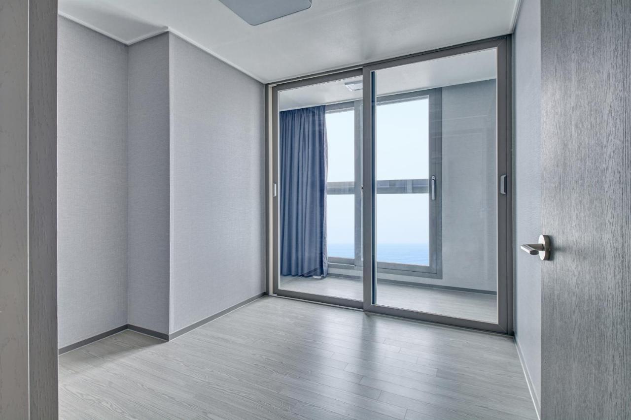 Gangneung Chonpines Ocean Suites Hotel Exteriör bild