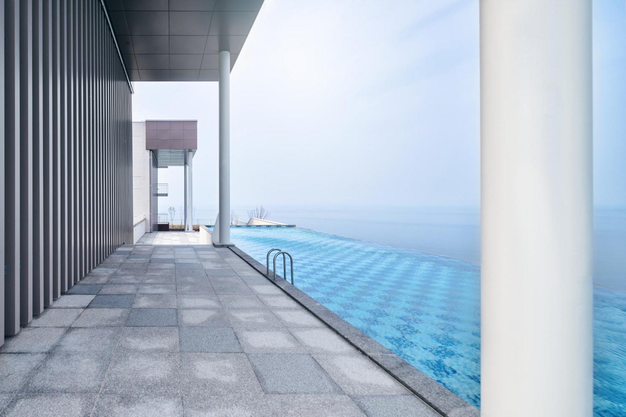 Gangneung Chonpines Ocean Suites Hotel Exteriör bild