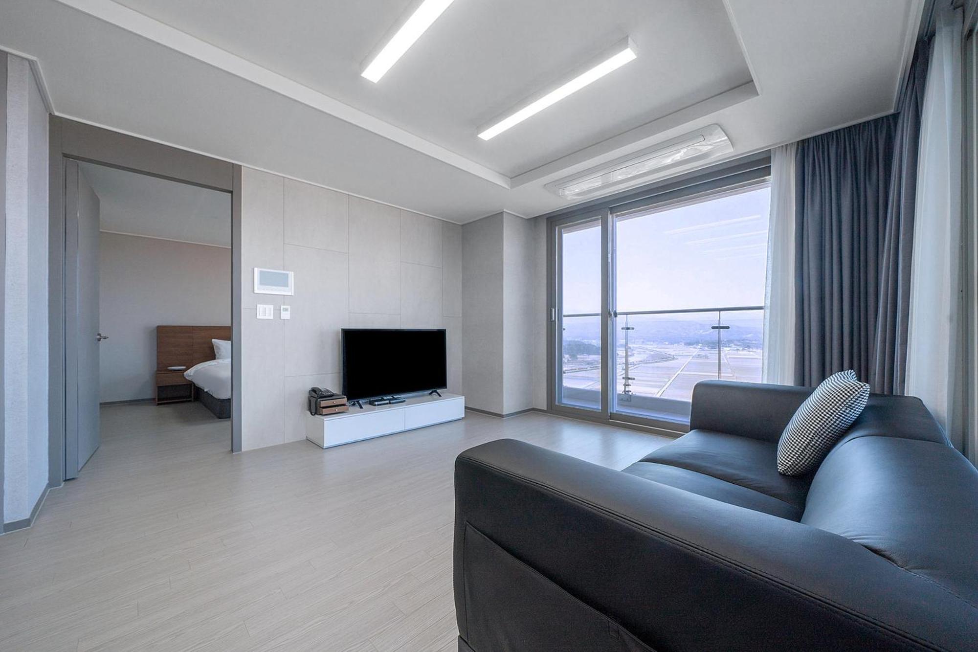 Gangneung Chonpines Ocean Suites Hotel Exteriör bild